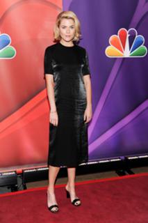 Rachael Taylor feet photo thumbnail