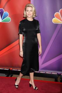 Rachael Taylor feet photo thumbnail