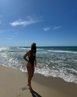 Rachel A. DeMita feet photo thumbnail