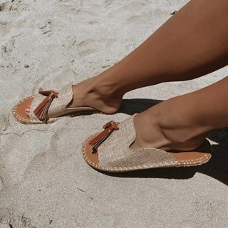 Rachel Anne Cook feet photo 3