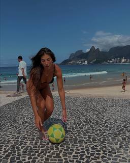 Rachel Apollonio feet photo 13