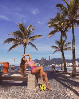 Rachel Apollonio feet photo 13