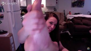 Rachel Ballinger feet photo thumbnail