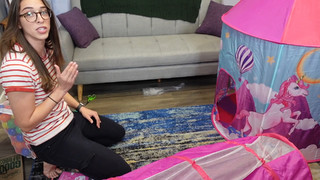 Rachel Ballinger feet photo thumbnail