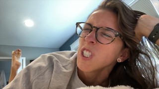 Rachel Ballinger feet photo thumbnail