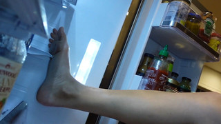 Rachel Ballinger feet photo thumbnail