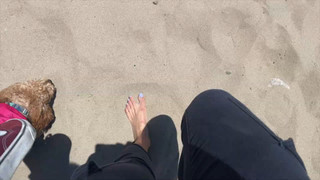 Rachel Ballinger feet photo thumbnail