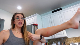 Rachel Ballinger feet photo thumbnail