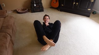 Rachel Ballinger feet photo thumbnail