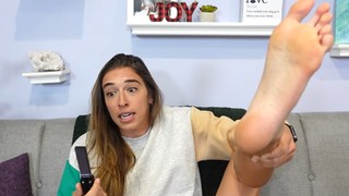 Rachel Ballinger feet photo thumbnail