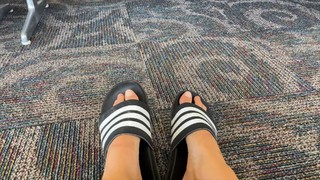 Rachel Ballinger feet photo thumbnail