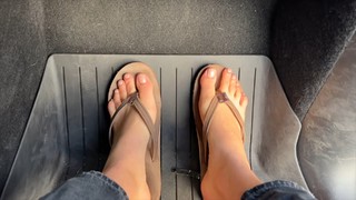 Rachel Ballinger feet photo thumbnail