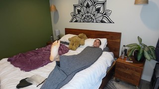 Rachel Ballinger feet photo thumbnail