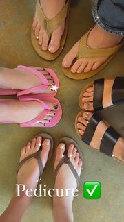 Rachel Ballinger feet photo thumbnail
