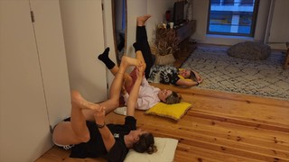 Rachel Ballinger feet photo thumbnail