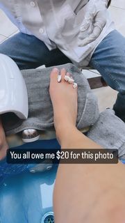 Rachel Ballinger feet photo thumbnail