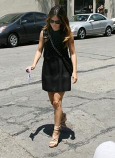 Rachel Bilson feet photo thumbnail