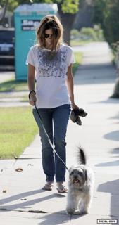 Rachel Bilson feet photo thumbnail