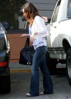 Rachel Bilson feet photo thumbnail