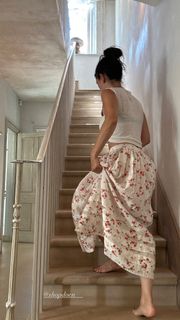 Rachel Bilson feet photo thumbnail