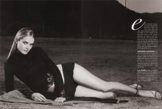 Rachel Blanchard feet photo thumbnail