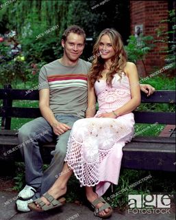 Rachel Blanchard feet photo thumbnail