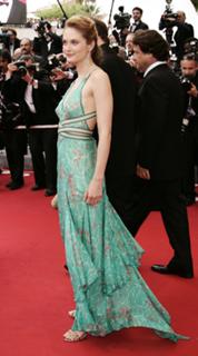 Rachel Blanchard feet photo thumbnail