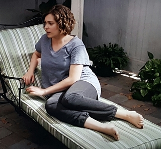 Rachel Bloom feet photo 1