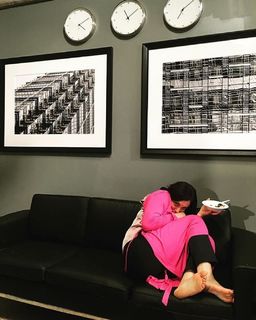 Rachel Bloom feet photo 2