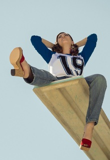 Rachel Bloom feet photo 16