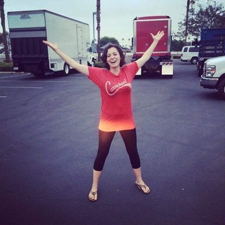 Rachel Bloom feet photo 8