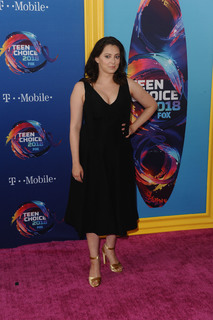 Rachel Bloom feet photo 3