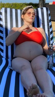 Rachel Bloom feet photo 15