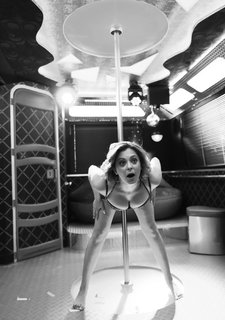 Rachel Bloom feet photo 12