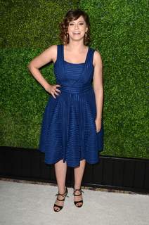 Rachel Bloom feet photo 10