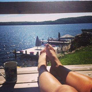 Rachel Bonnetta feet photo thumbnail