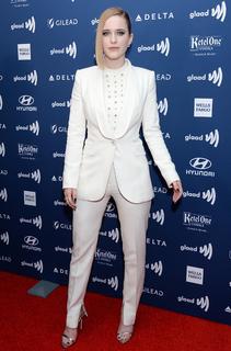 Rachel Brosnahan feet photo thumbnail