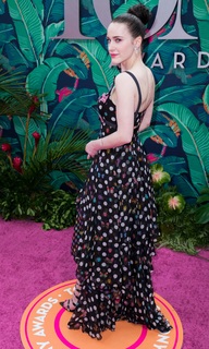 Rachel Brosnahan feet photo thumbnail