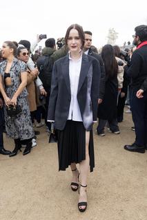 Rachel Brosnahan feet photo thumbnail