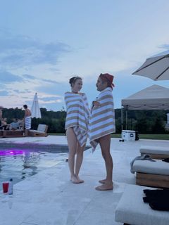 Rachel Brosnahan feet photo 1