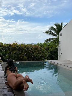 Rachel Bush feet photo 1