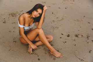 Rachel Cook feet photo thumbnail