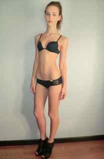 Rachel Cook feet photo thumbnail