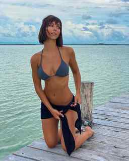 Rachel Cook feet photo thumbnail