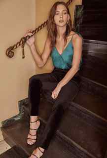 Rachel Cook feet photo thumbnail