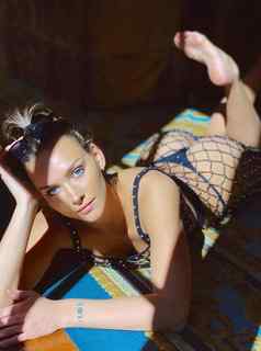 Rachel Cook feet photo thumbnail