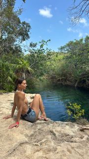 Rachel Cook feet photo thumbnail
