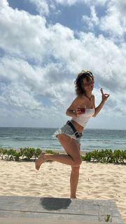 Rachel Cook feet photo thumbnail