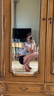 Rachel Cook feet photo thumbnail