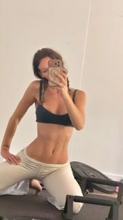 Rachel Cook feet photo thumbnail